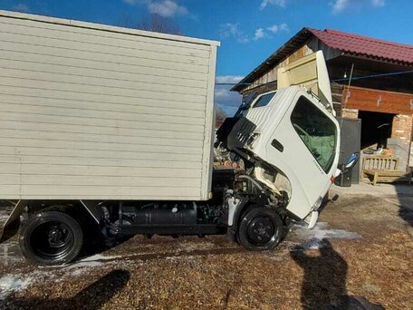 1990 Toyota Toyoace, белый, 1850000 рублей, вид 4