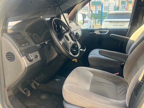 2005 Volkswagen Multivan T5, серый, 1350000 рублей - вид 11