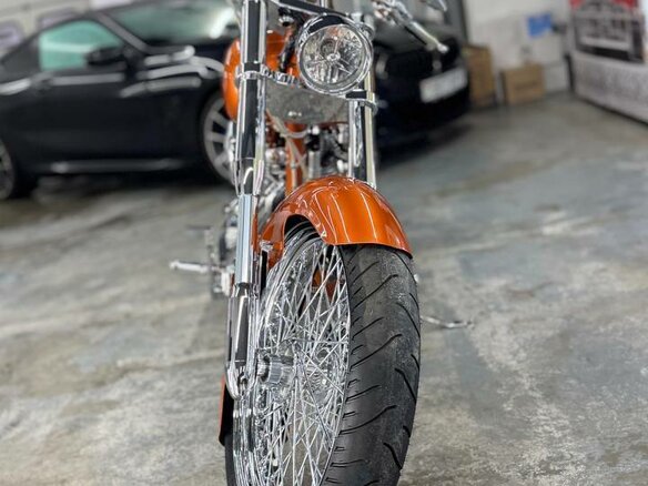 2009 Harley-Davidson Softail Custom, оранжевый, 1171687 рублей - вид 5
