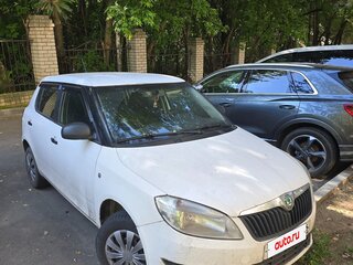 2011 Skoda Fabia II Рестайлинг, белый, 280000 рублей, вид 2