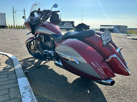 2012 Victory Cross Country, красный, 670000 рублей, вид 4