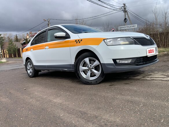 2017 Skoda Rapid I, белый, 825000 рублей