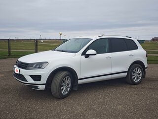 2016 Volkswagen Touareg II Рестайлинг, белый, 2400000 рублей, вид 1
