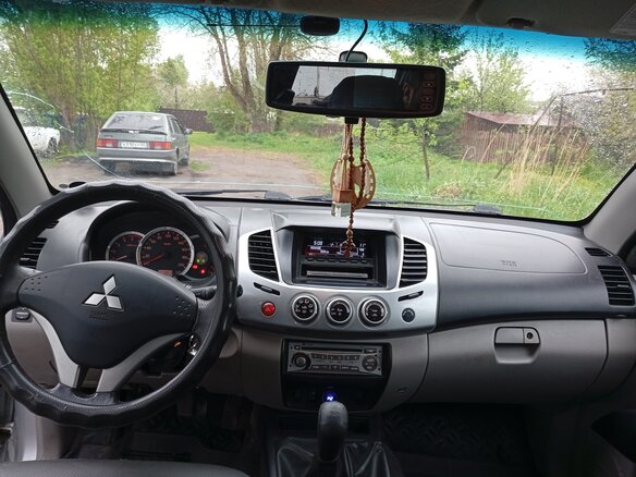 2011 Mitsubishi L200 IV, серебристый, 1300000 рублей - вид 6