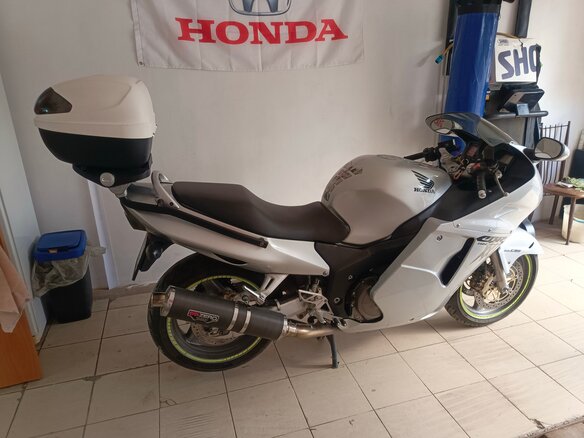 2001 Honda CBR 1100 XX, серебристый, 526000 рублей - вид 2