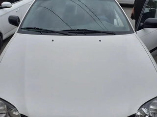 1998 Toyota Avensis I, белый, 350000 рублей, вид 1