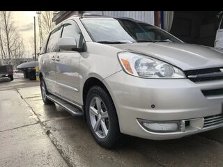 2004 Toyota Sienna II, серебристый, 1300000 рублей, вид 1