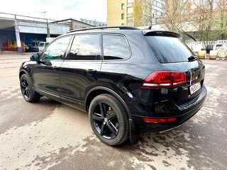 2014 Volkswagen Touareg II, чёрный, 2400000 рублей, вид 3