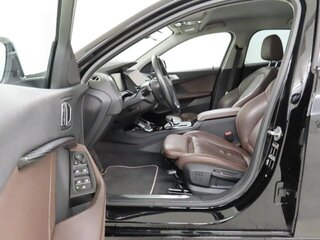 2020 BMW 1 серии 118i III (F40), чёрный, 1810220 рублей, вид 4