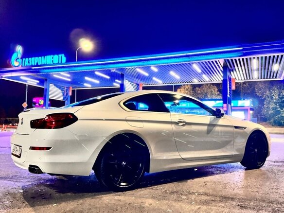 2011 BMW 6 серии 650i III (F06/F13/F12), белый, 3500000 рублей - вид 2