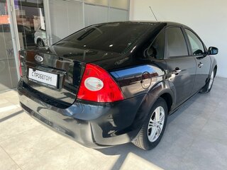 2010 Ford Focus II Рестайлинг, чёрный, 399000 рублей, вид 5