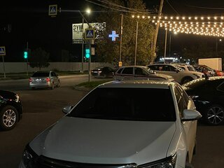 2017 Toyota Camry VII (XV50) Рестайлинг, белый, 2150000 рублей, вид 3