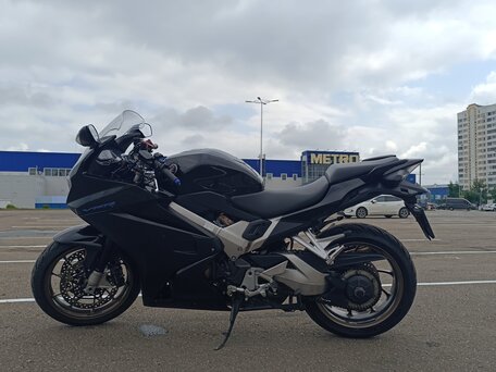 2014 Honda VFR 800, чёрный, 670000 рублей, вид 5