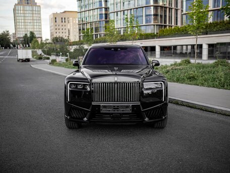 2021 Rolls-Royce Cullinan Black Badge I (Series I), чёрный, 34900000 рублей, вид 3