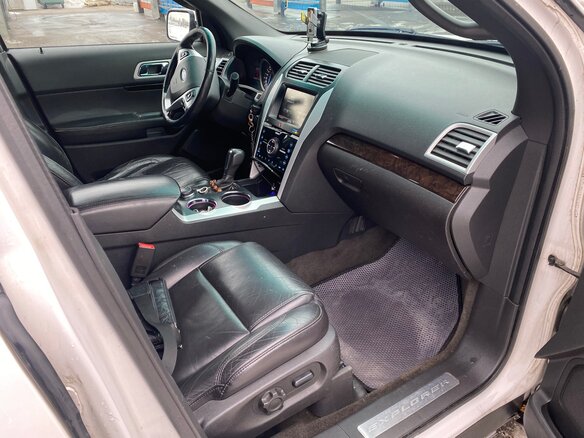 2012 Ford Explorer V, белый, 1000000 рублей - вид 6