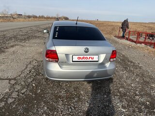 2014 Volkswagen Polo V, серебристый, 700000 рублей, вид 3