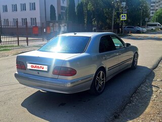 2000 Mercedes-Benz E-Класс 320 II (W210, S210) Рестайлинг, серебристый, 560000 рублей, вид 5