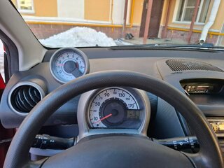 2011 Peugeot 107 I Рестайлинг, красный, 330000 рублей, вид 5