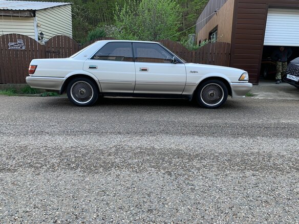 1989 Toyota Crown VIII (S130), белый, 1099999 рублей - вид 3