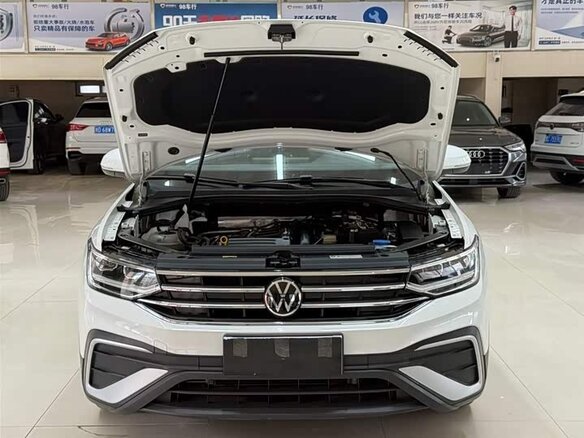 2023 Volkswagen Tiguan II Рестайлинг, белый, 2450000 рублей - вид 18