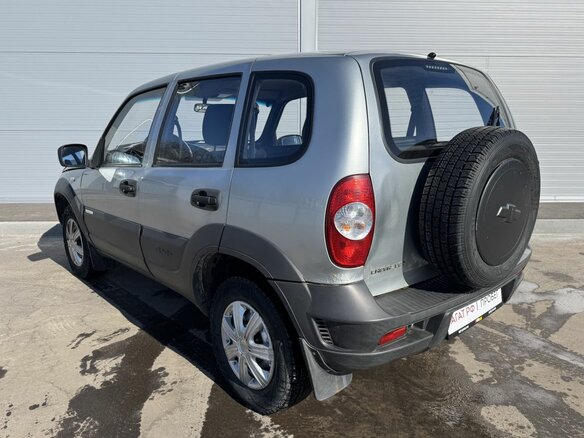 2015 Chevrolet Niva I Рестайлинг, серый - вид 4