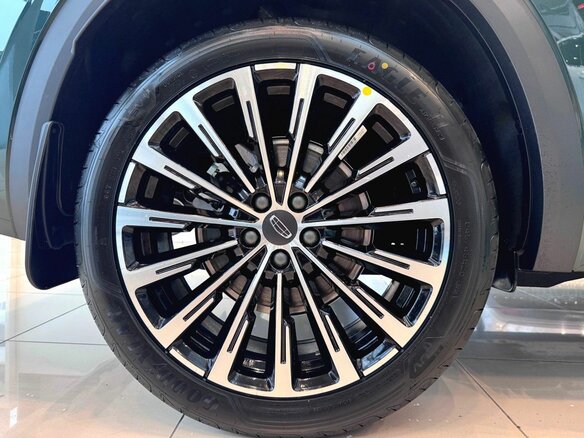2025 Geely Monjaro I Рестайлинг, белый, 4954990 рублей - вид 12