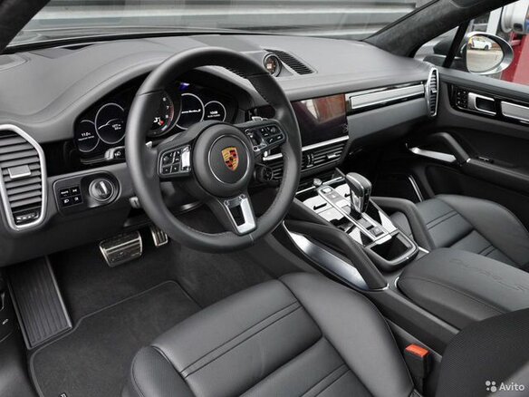 2020 Porsche Cayenne Turbo S E-Hybrid III, серый, 11500000 рублей - вид 5