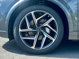 2026 Audi Q6 e-tron, серый, 5990000 рублей, вид 5