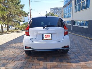 2017 Nissan Note II Рестайлинг, белый, 900000 рублей, вид 5