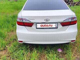 2017 Toyota Camry VII (XV50) Рестайлинг 2, белый, 2200000 рублей, вид 5