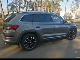 2023 Skoda Kodiaq I Рестайлинг, серый, 4550000 рублей, вид 4
