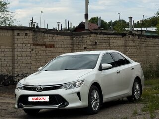 2015 Toyota Camry VII (XV50) Рестайлинг, белый, 1950000 рублей, вид 1