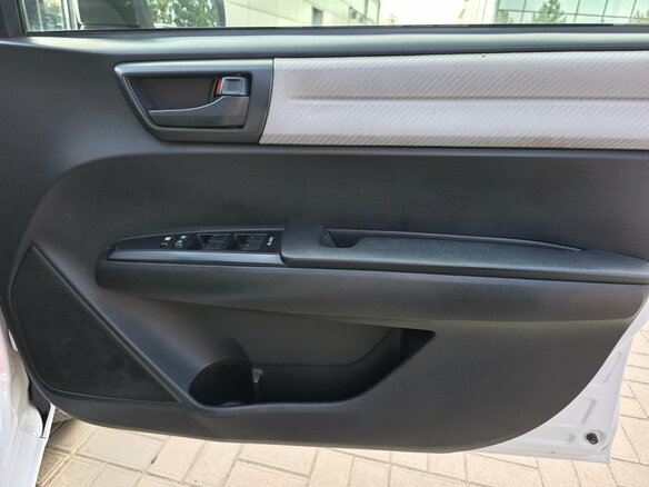 2014 Toyota Corolla Axio XI (E160, E170, E180), белый, 699900 рублей - вид 16