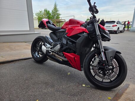 2023 Ducati Streetfighter V2, красный, 2195000 рублей, вид 3
