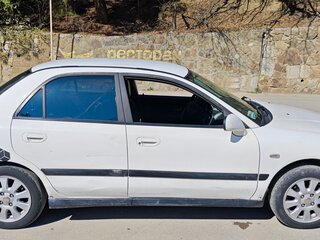 2001 Mitsubishi Carisma I Рестайлинг, белый, 160000 рублей, вид 5