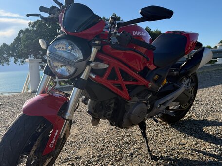 2011 Ducati Monster 696, красный, 399000 рублей, вид 5