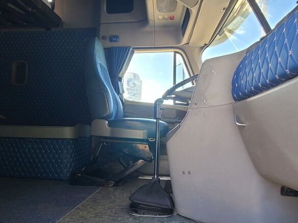 2004 Freightliner Columbia, белый, 1300000 рублей - вид 30