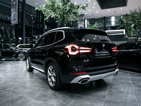 2021 BMW X3 30i xDrive III (G01) Рестайлинг, чёрный - вид 3