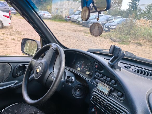 2011 Chevrolet Niva I Рестайлинг, чёрный - вид 1