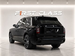 2026 Rolls-Royce Cullinan Black Badge I Рестайлинг (Series II), чёрный, 70000000 рублей, вид 3