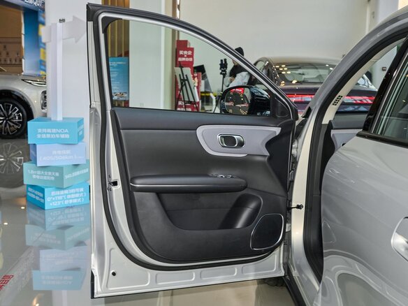 2026 Changan Qiyuan Q05 51.9 kWh II, серебристый, 2328000 рублей - вид 26
