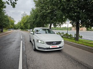 2015 Volvo S60 II Рестайлинг, белый, 1900000 рублей, вид 4