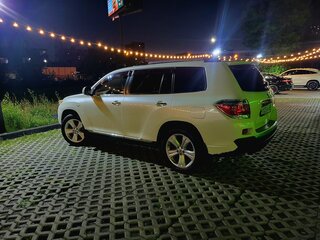 2013 Toyota Highlander II (XU40) Рестайлинг, белый, 2100000 рублей, вид 2