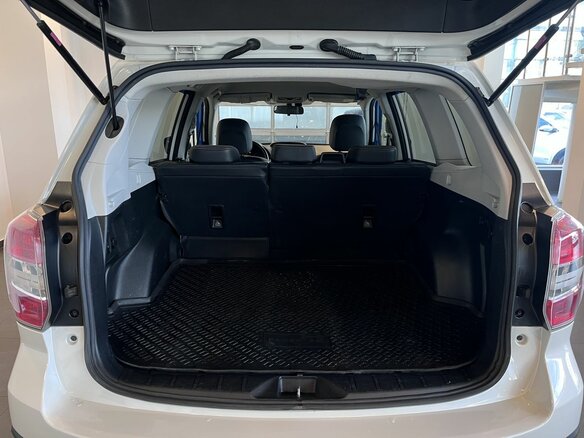 2015 Subaru Forester IV Рестайлинг, белый, 1425000 рублей - вид 17
