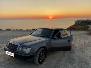 1989 Mercedes-Benz W124 230, серый, 350000 рублей, вид 4