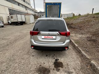 2019 Mitsubishi Outlander III Рестайлинг 3, серый, 1900000 рублей, вид 3