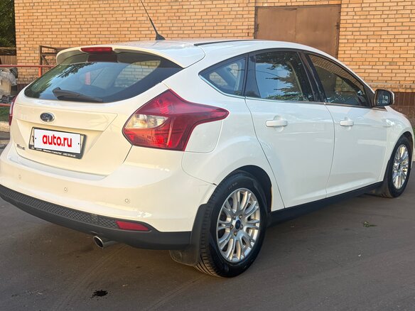 2013 Ford Focus III, белый, 850000 рублей - вид 3