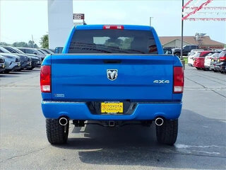 2022 Ram 1500 Crew Cab eTorque V, голубой, 4926917 рублей, вид 4