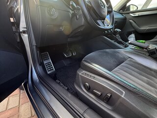2017 Skoda Octavia III (A7) Рестайлинг, серый, 2300000 рублей, вид 4