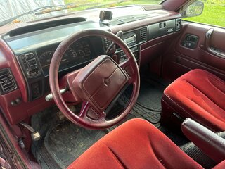 1992 Plymouth Voyager II, красный, 400000 рублей, вид 5